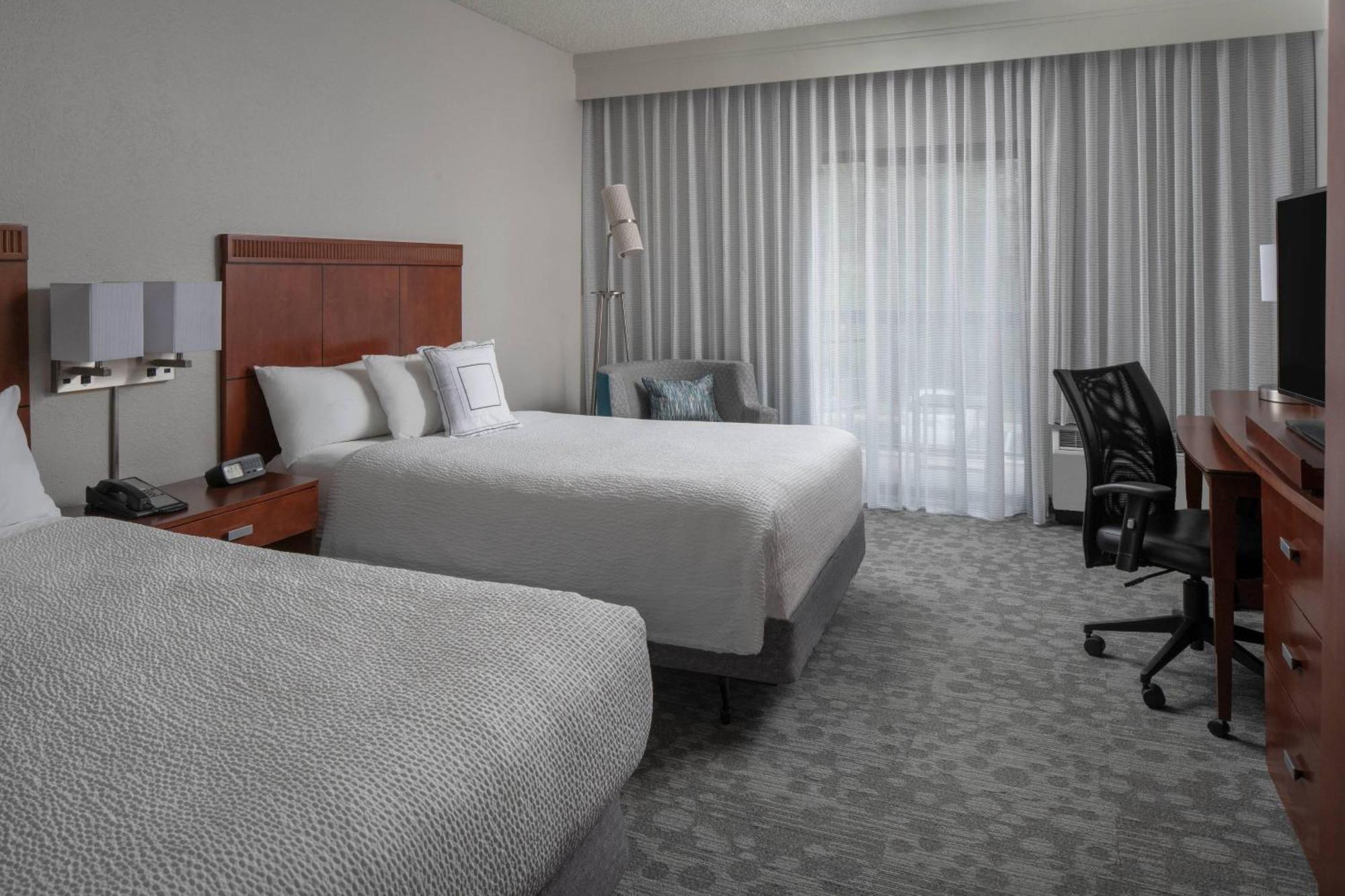 Courtyard By Marriott Jacksonville At The Mayo Clinic Campus/Beaches Exterior foto