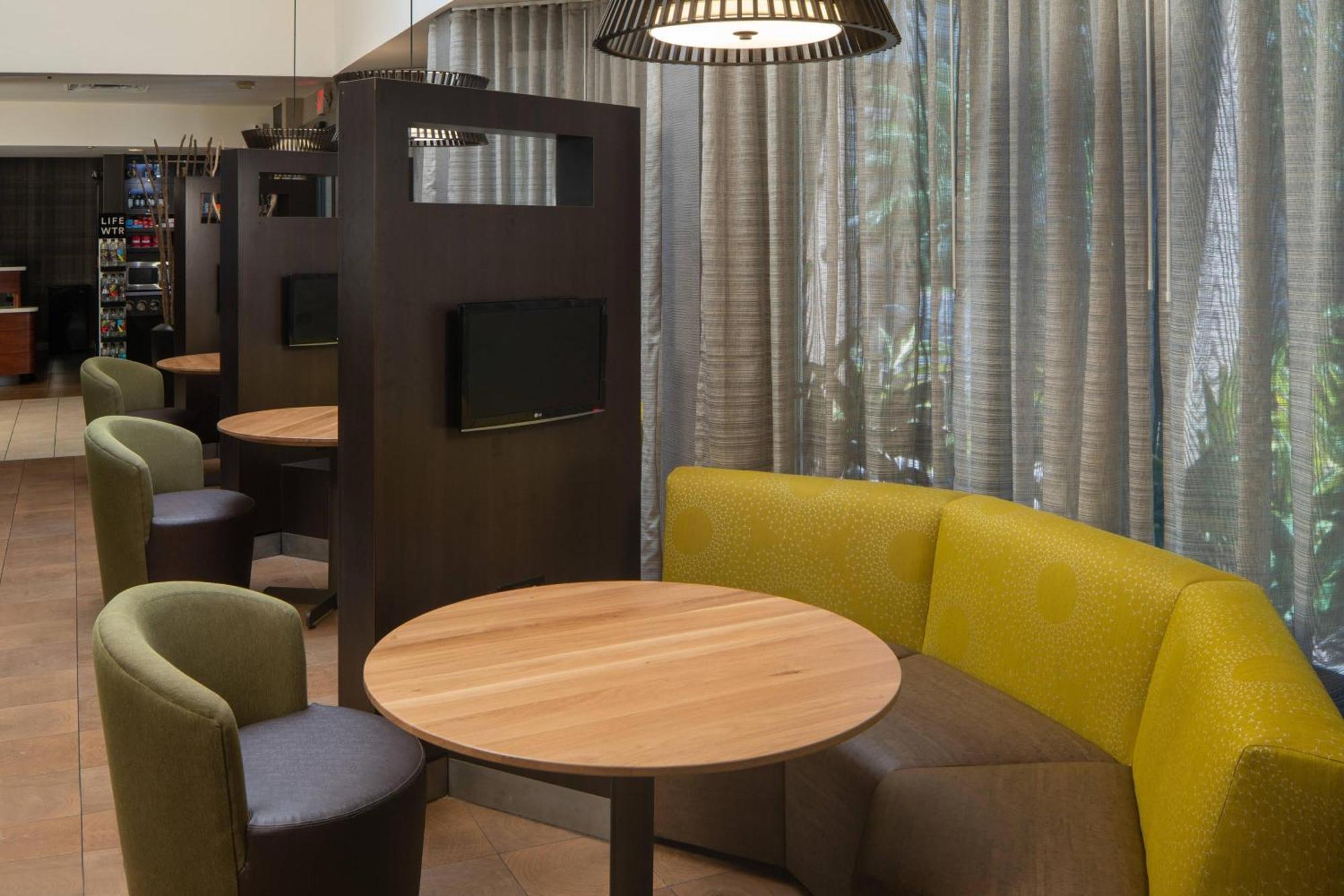 Courtyard By Marriott Jacksonville At The Mayo Clinic Campus/Beaches Exterior foto